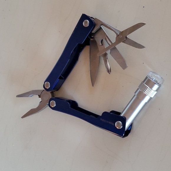 Brookstone Mini Multi Tool with Flashlight - Picture 4 of 4